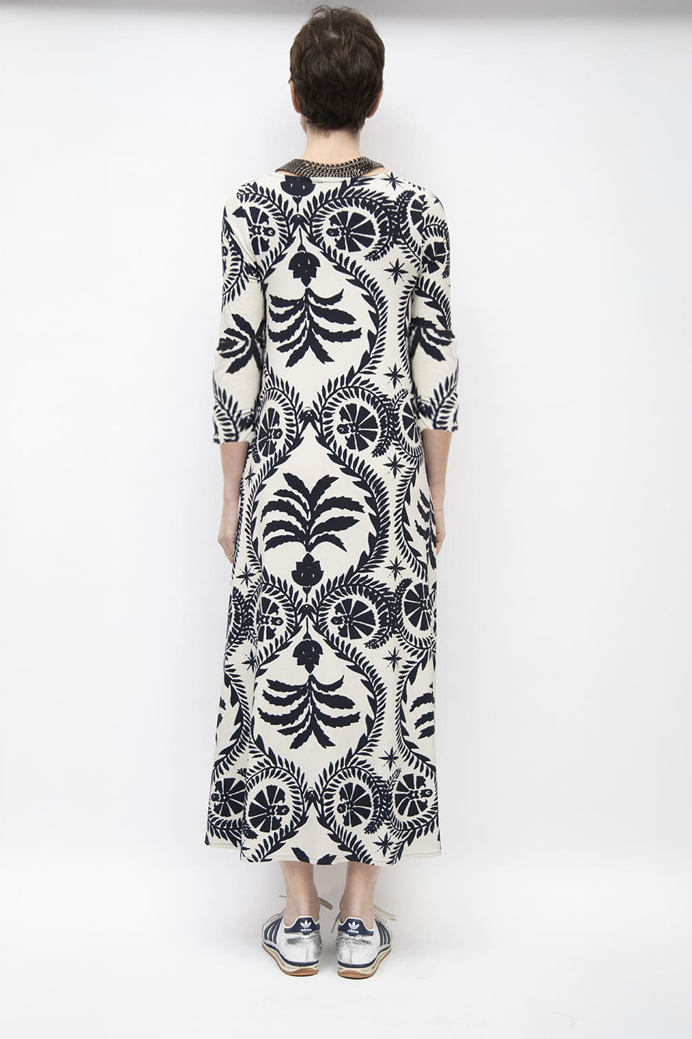 AB120- BLACK & WHITE-JBS